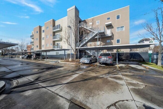Building Photo - Secure + Trendy Salt Lake City Condo at a ...