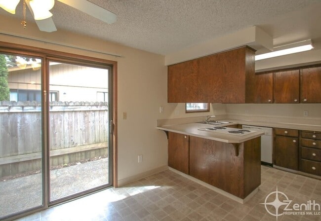 Building Photo - 2912 NE 86th Ave