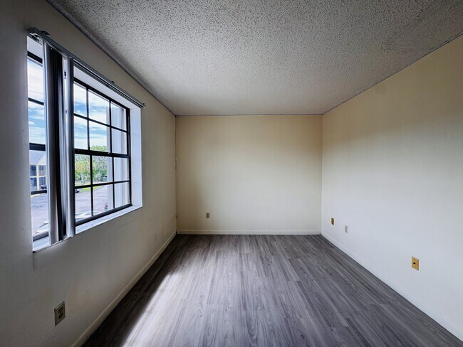 Building Photo - 1149 Independence Trail