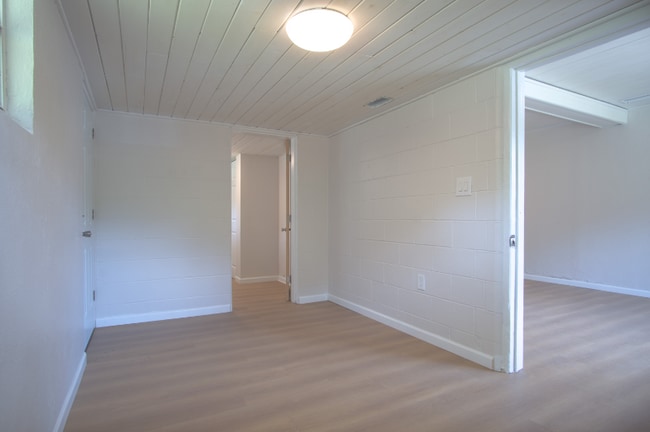 Building Photo - 37701 Primo Dr