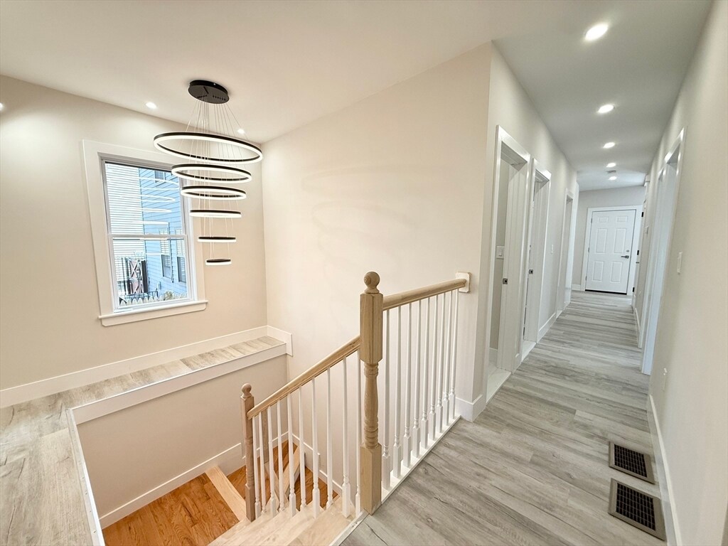 Building Photo - 10 Cawfield St