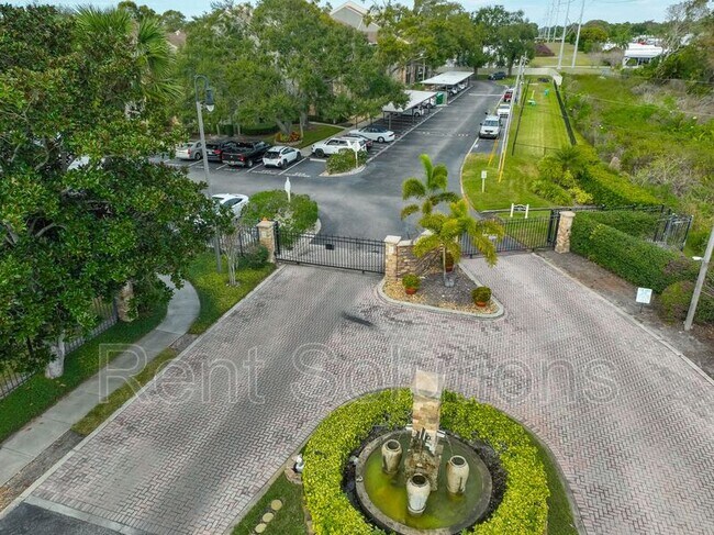 Building Photo - 2500 Winding Creek Blvd