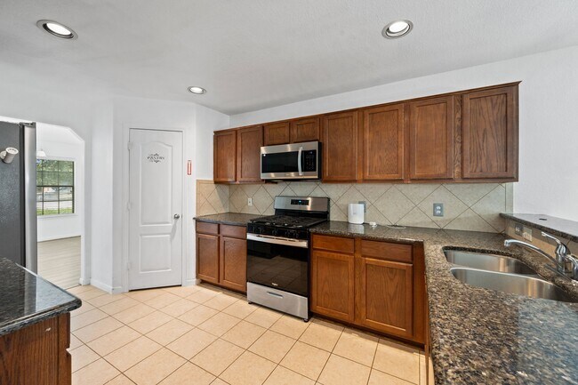Building Photo - 4614 Pin Oak Creek Ln