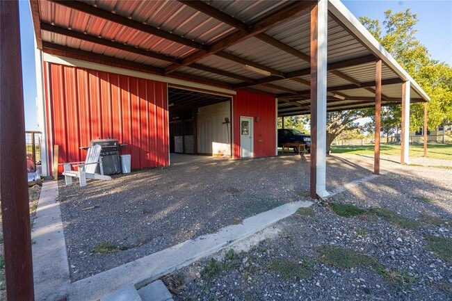 Building Photo - 1050 Co Rd 129