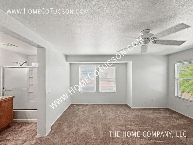 Building Photo - 2708 N Saramano Ln