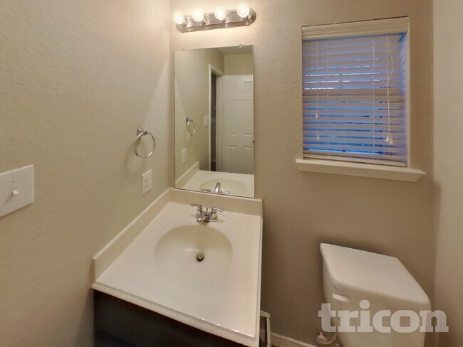 Building Photo - 1317 Sweetgum Dr