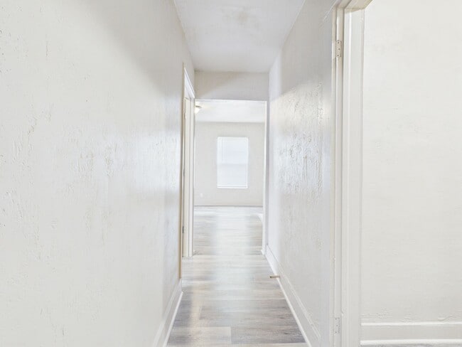 Building Photo - 1111 SW 13th Ave