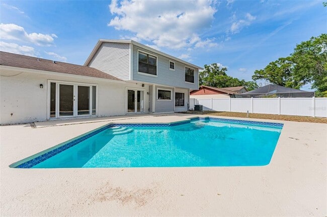 Building Photo - 16203 Fantasia Dr