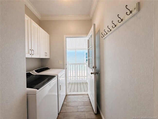 Building Photo - 35 NE Nautical Dr