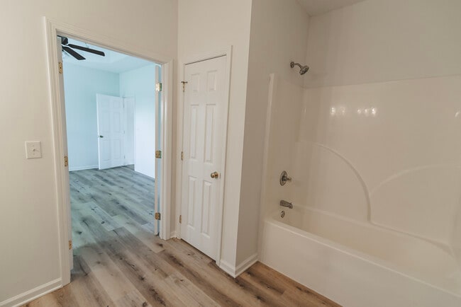 Building Photo - 9703 Full Moon Cir