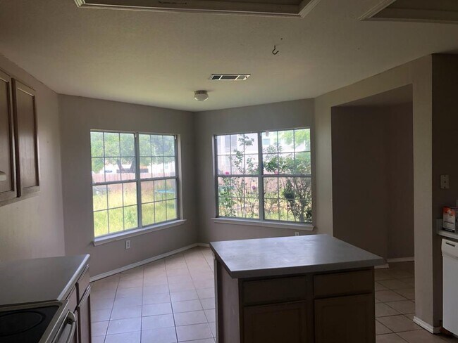 Building Photo - 310 Crossland Cove