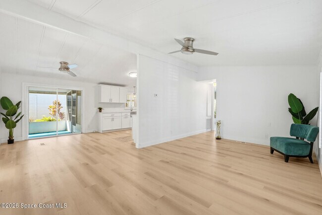 Building Photo - 264 Seabreeze Dr