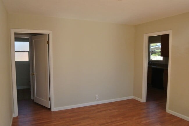 Building Photo - Adorable 2 Bedroom, 1 Bathroom Home in Pit...