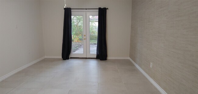 Building Photo - 1930 Pepperwood Ln