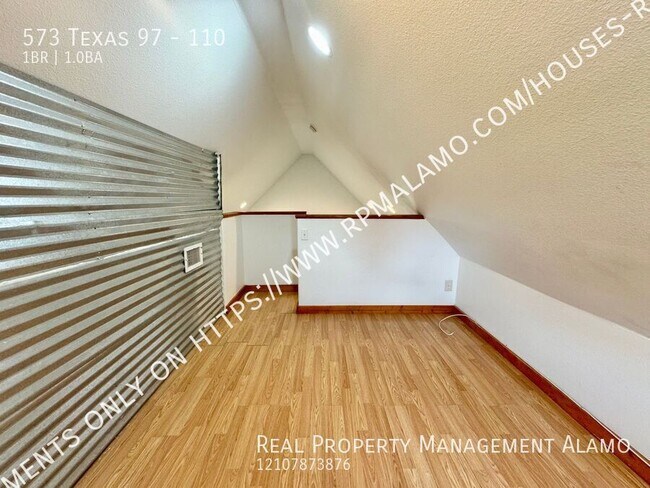 Building Photo - 573 TX-97