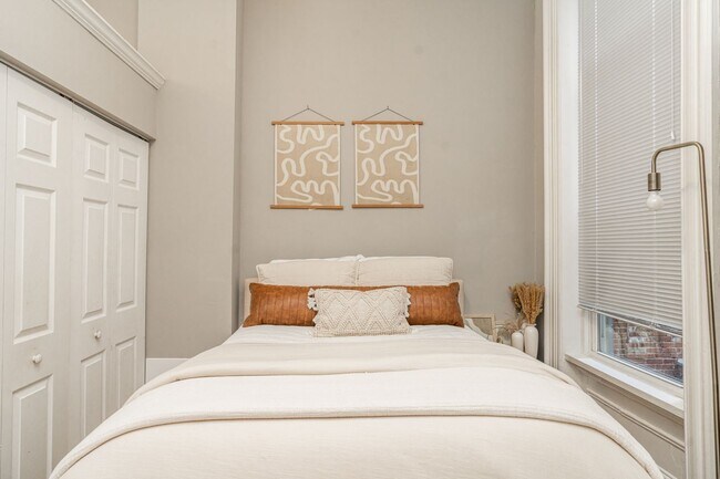 Building Photo - 1 Bedroom | 1 Bath - Museum Area, Philadelphia PA