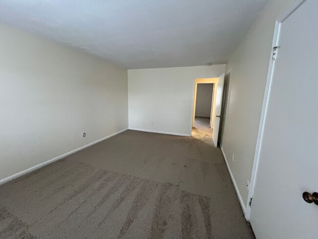 Building Photo - 934 Maryland Ave