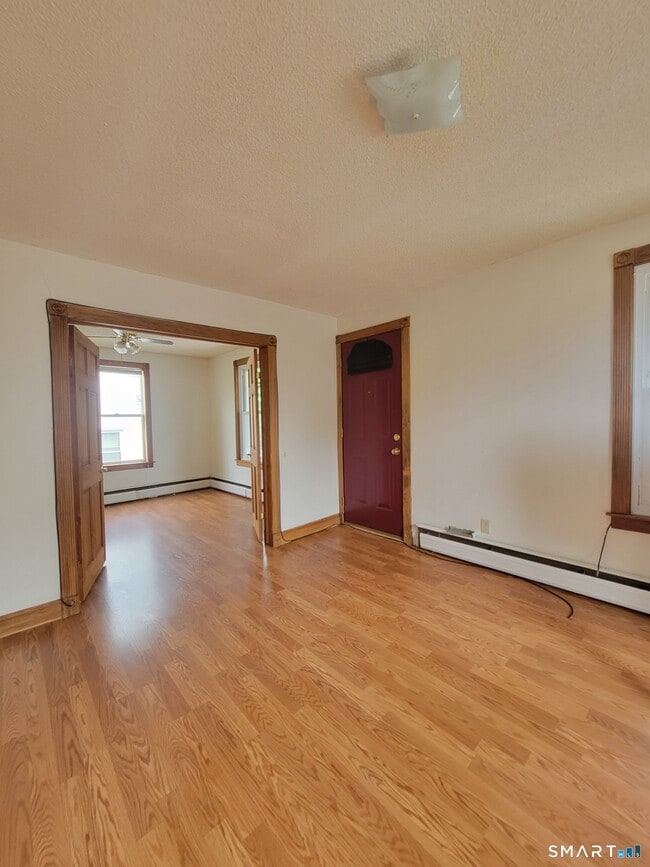 Building Photo - 3 Pearl St