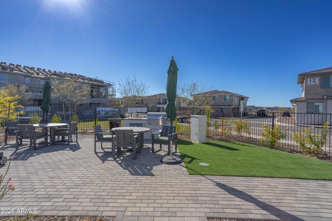 Building Photo - 2121 W Sonoran Desert Dr