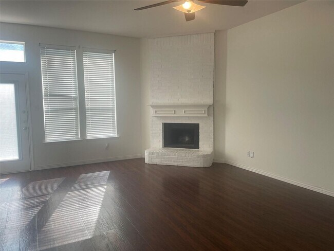 Building Photo - 1825 Kingsbrook Trail