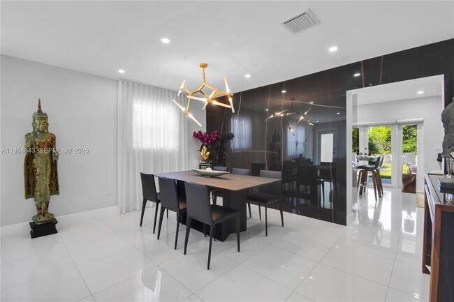 Building Photo - 14441 S Biscayne River Dr