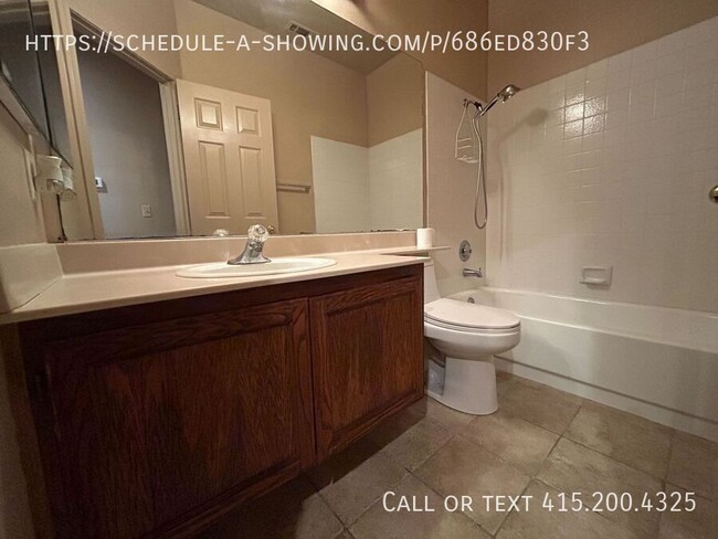 Building Photo - 637 Laurelwood Cir