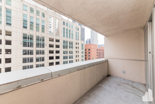 Building Photo - 545 N Dearborn St