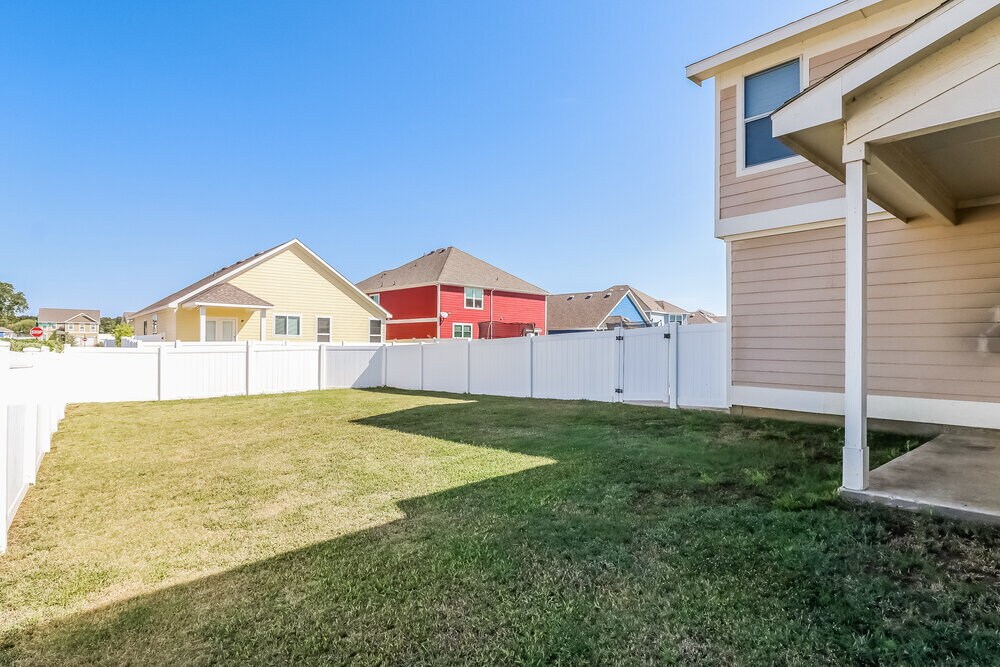 Building Photo - 9401 Waterman Dr