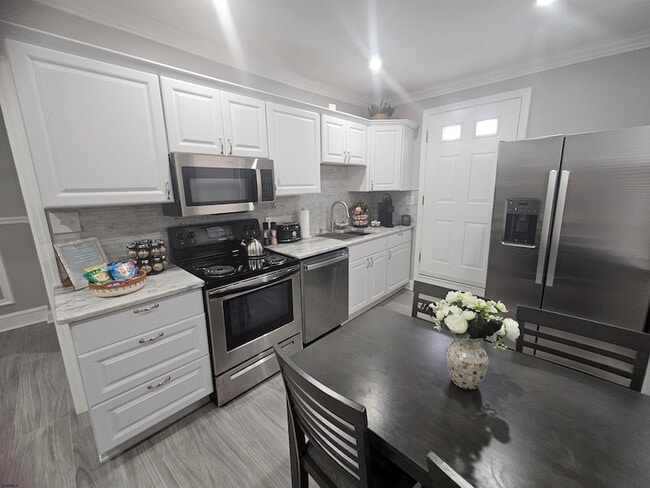 Building Photo - 4009 Ventnor Ave