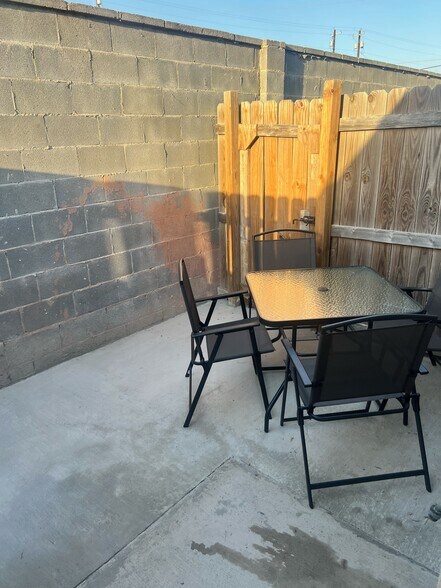 Building Photo - 12 Chaparral St