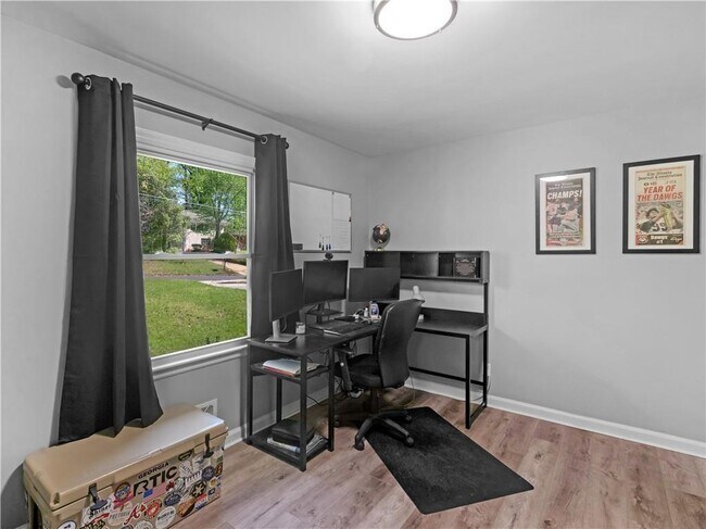 Building Photo - 2903 Monterey Dr