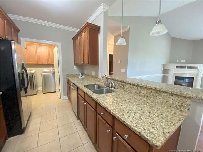 Building Photo - 411 Gallery Dr