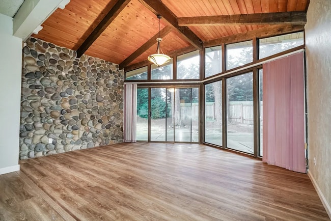 Building Photo - 14718 104th Ave E