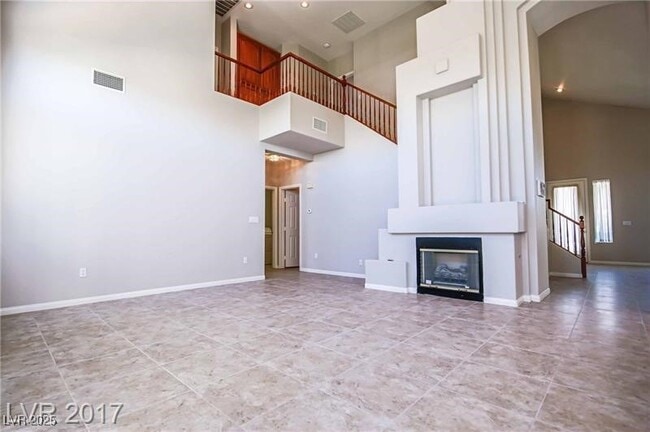 Building Photo - 348 Lakewood Garden Dr
