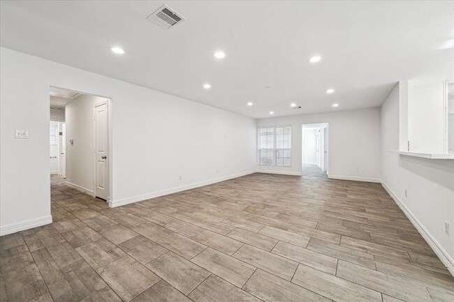 Building Photo - 5511 Caversham Dr