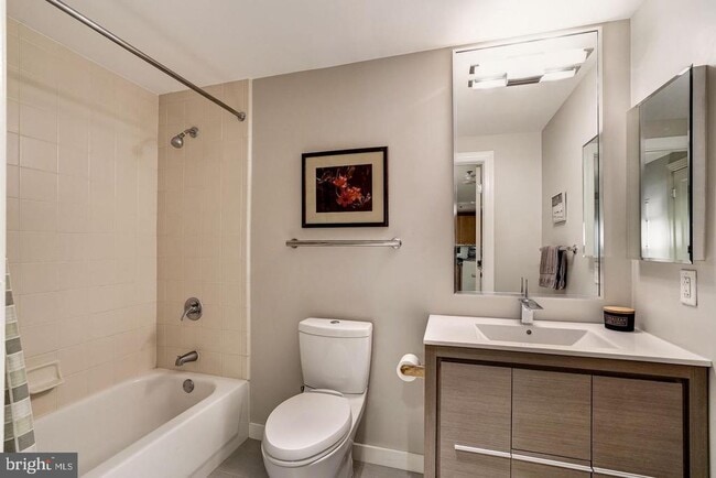 Building Photo - 777 7th St NW