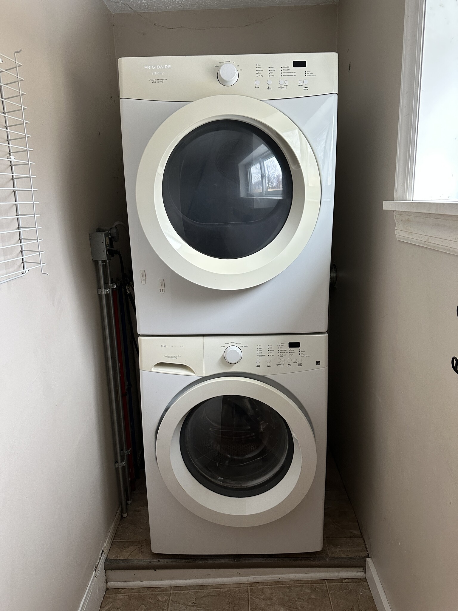 Building Photo - 6699 Barber Hill Rd