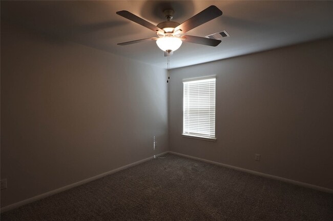 Building Photo - 67 Courageous Side Way