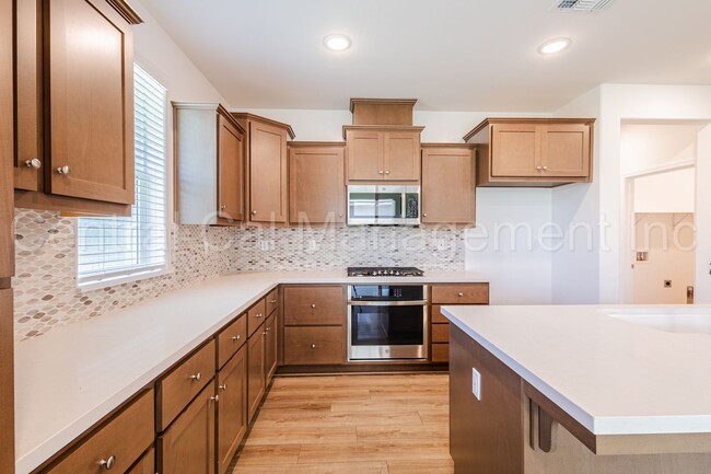 Building Photo - 4 Bedroom/3 Bath Home with Solar in Commun...