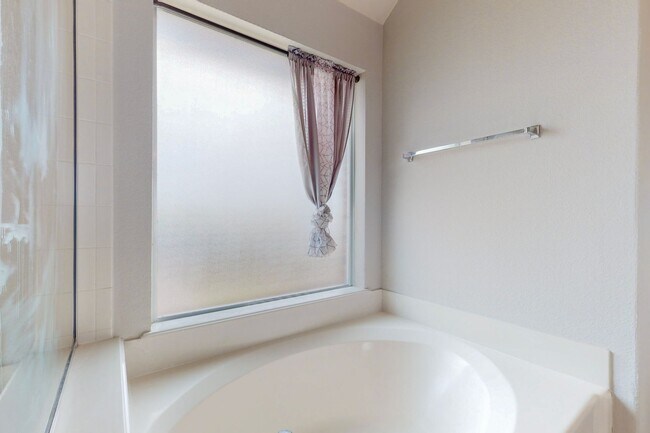 Building Photo - ***Pre-Marketing*** Great Home with Room T...