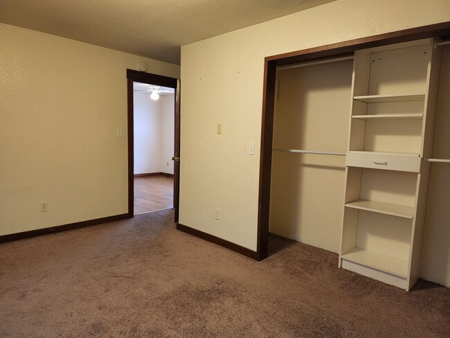 Building Photo - 6117 Community Pl SW