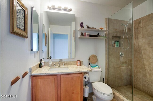 Building Photo - 208 W Portland St