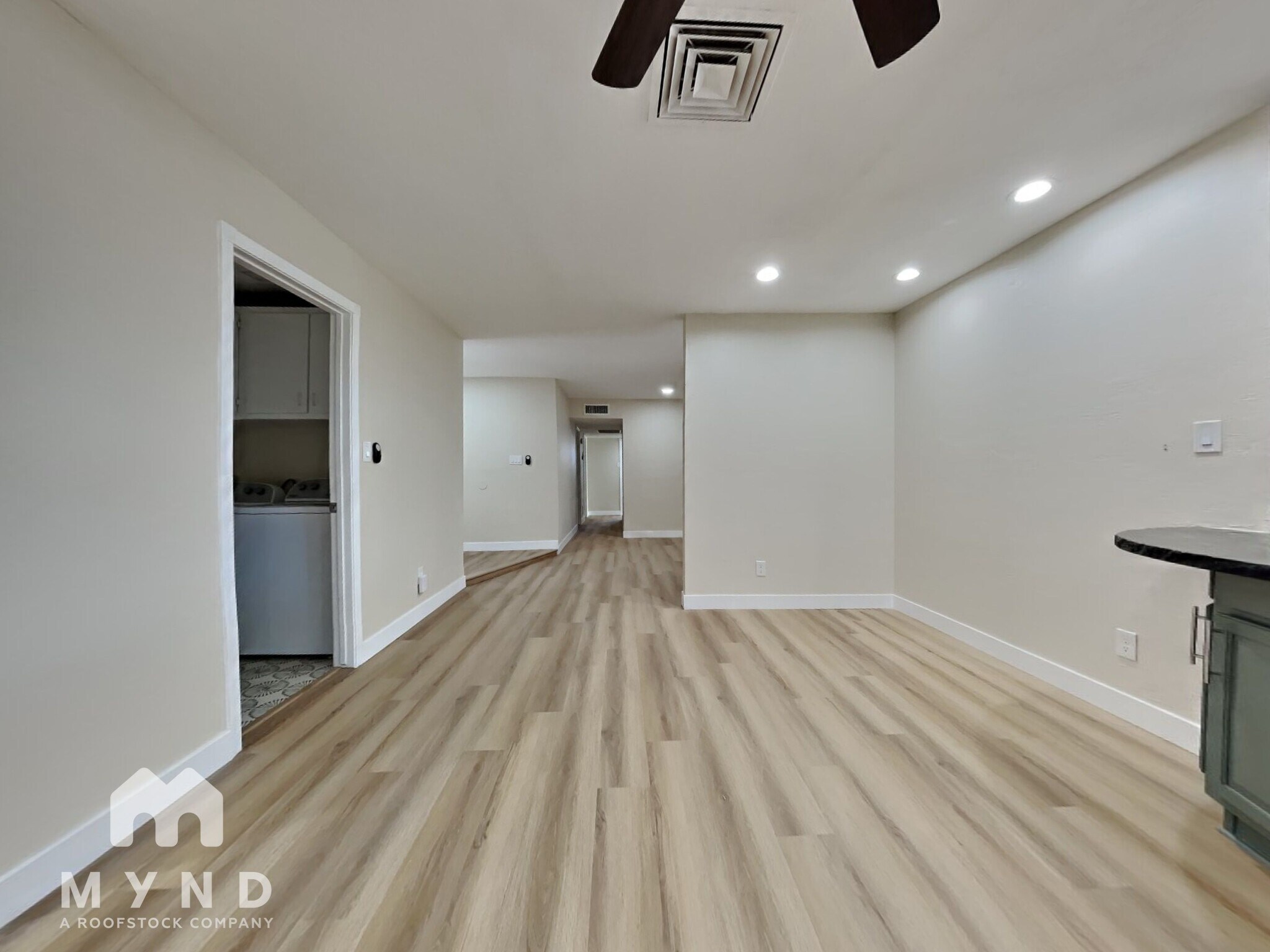 Building Photo - 5721 S Siesta Ln