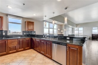 Building Photo - 150 S Las Vegas Blvd