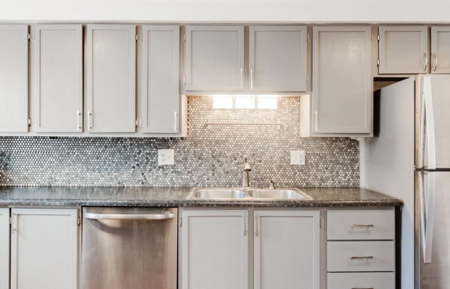 Building Photo - 7250 Eastmoor Dr