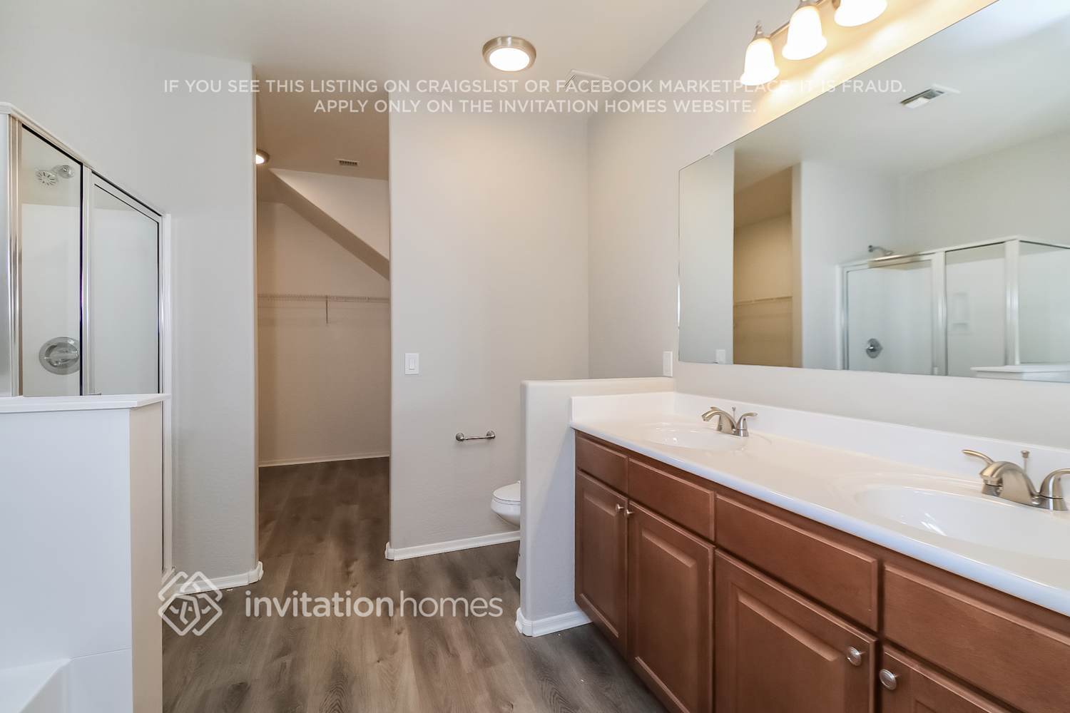 Building Photo - 3112 West Donner Dr