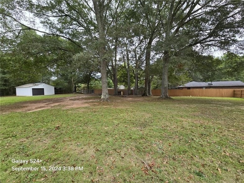 Building Photo - 1670 Christian Cir SE