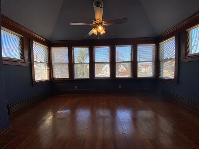 Building Photo - Beautiful Single-Family Home on a Quiet St...