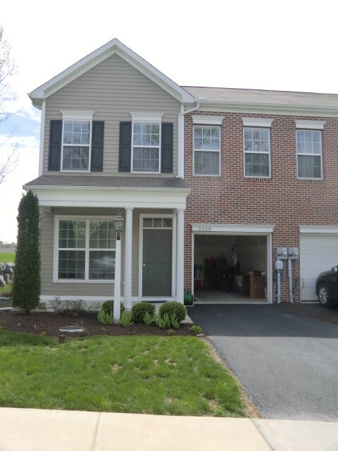 Building Photo - 2128 Red Fox Dr