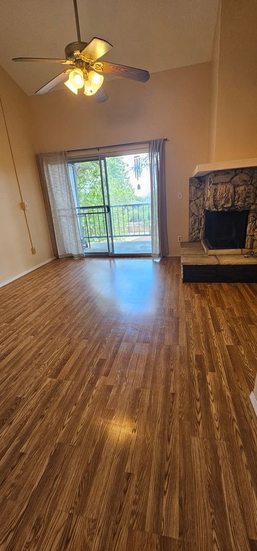 Building Photo - Clear Acre Condominiums